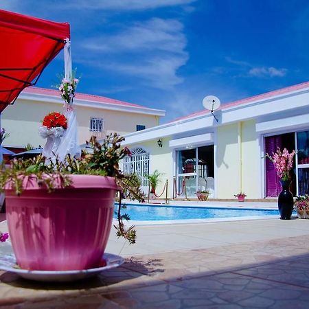 Petite Flower Guest House Talata-maty 외부 사진