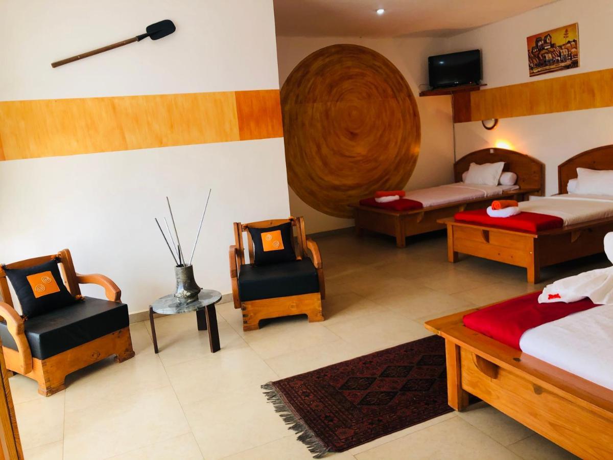 Petite Flower Guest House Talata-maty 외부 사진