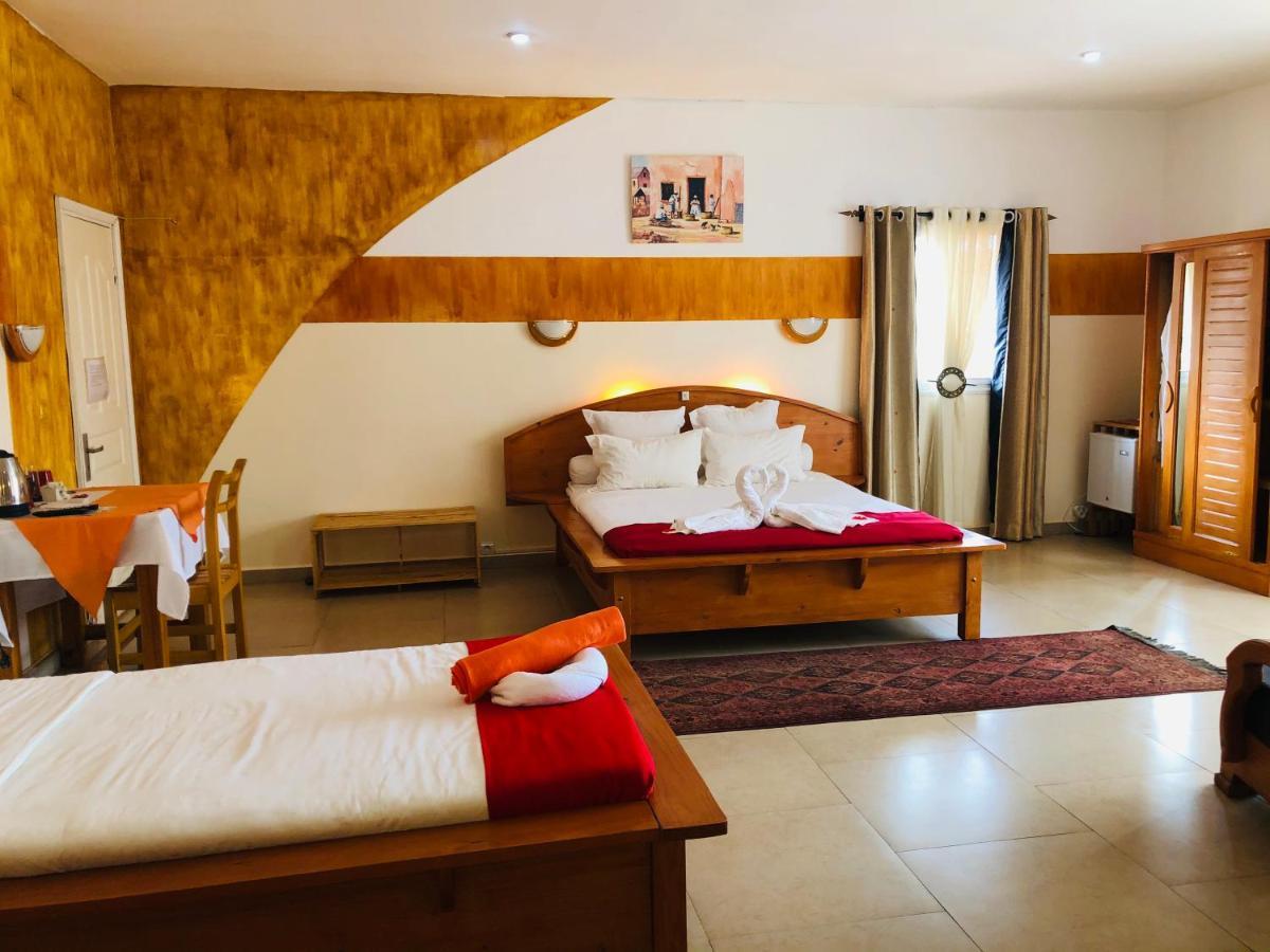 Petite Flower Guest House Talata-maty 외부 사진