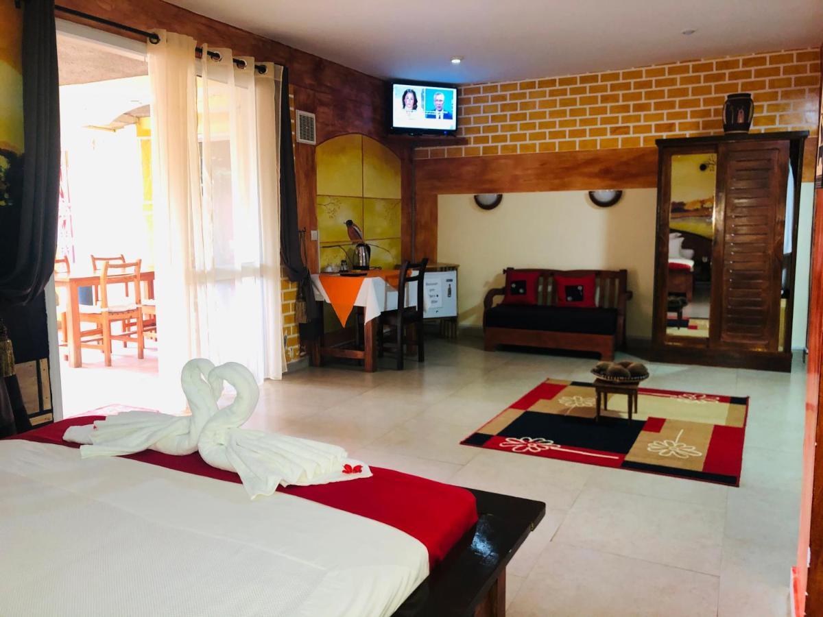 Petite Flower Guest House Talata-maty 외부 사진