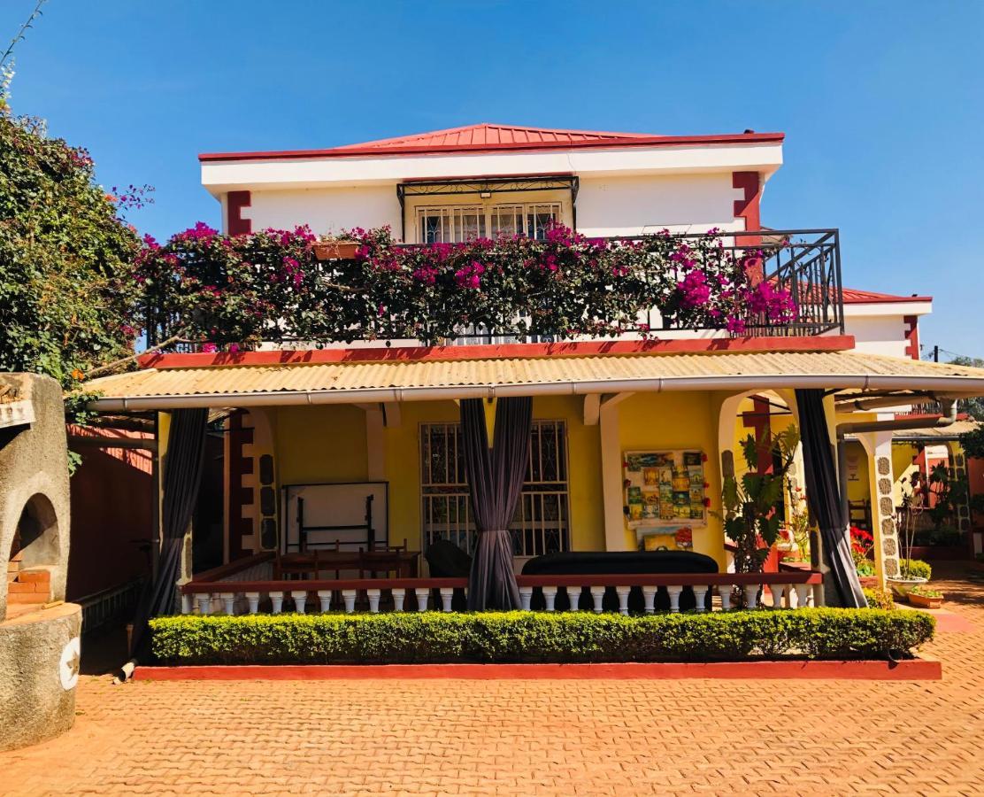 Petite Flower Guest House Talata-maty 외부 사진