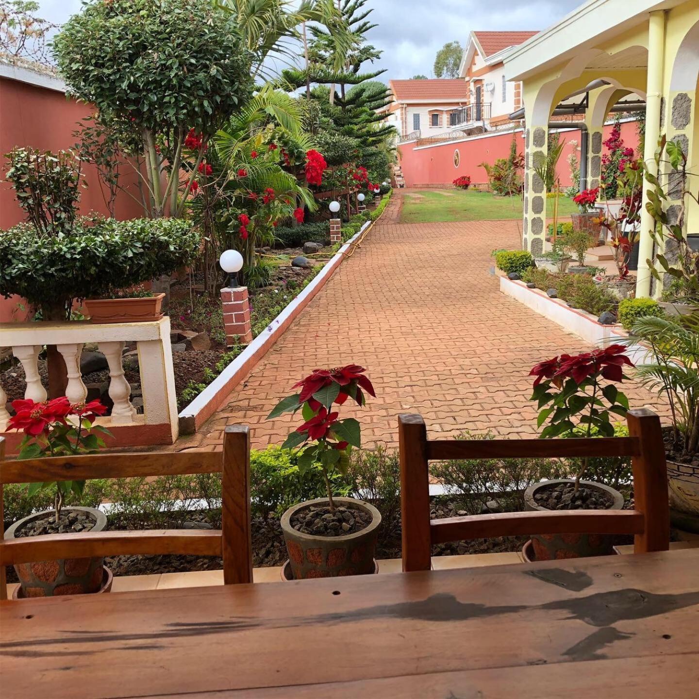 Petite Flower Guest House Talata-maty 객실 사진