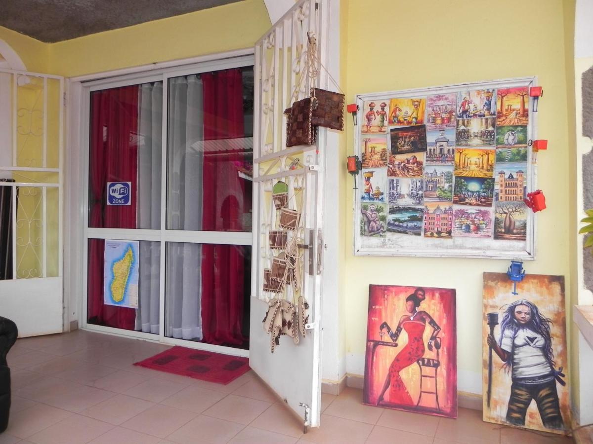 Petite Flower Guest House Talata-maty 외부 사진